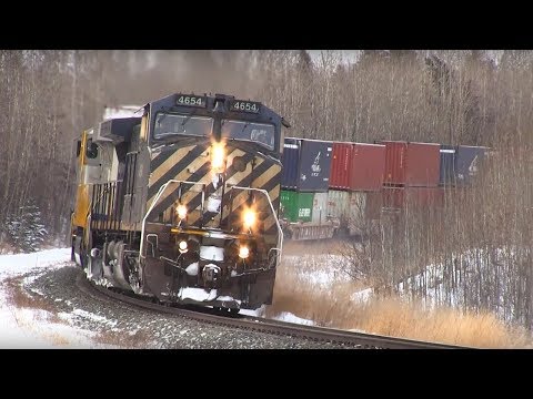 CN Train Spotting HD: BCOL 4654 & CREX 1515!!! Leads Q102 At Seba Beach AB 6/6 1/28/18