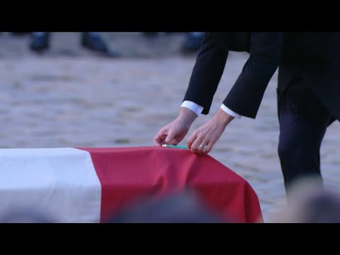 Jean d'Ormesson : un crayon déposé sur son cercueil pour celui qui écrivait à la main