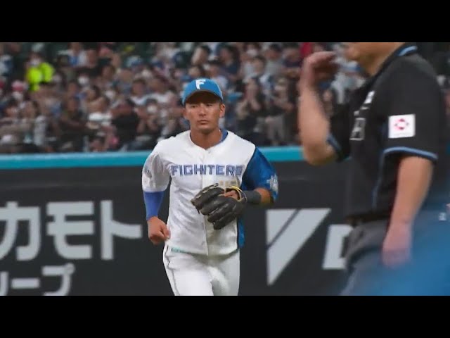 【8回表】今日一軍昇格のファイターズ・水野達稀 流れるような堅守で魅せる!!   2023年9月8日 北海道日本ハムファイターズ 対 埼玉西武ライオンズ