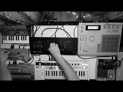Acid Jam4, Keystep Pro, Roland TB-03, Roland SH-01A, Korg Minilogue XD, Akai MPC2000, Behringer RD6.