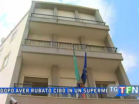 Ruba cibo dal supermercato, denunciata