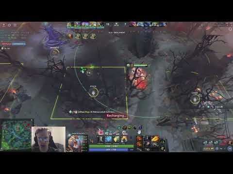 Yatoro yells at Topson for stealing his farm