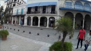 In2travel en Plaza de Armas de La Habana, Cuba