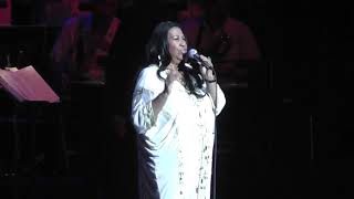 Aretha Franklin - A Woman Falling Out of Love 07/27/2011 Nikon at Jones Beach Wantagh, NY (HD 1080)