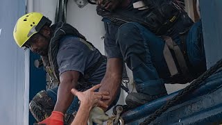 Al menos 13 muertos y casi 100 heridos tras el descarrilamiento de un tren en México