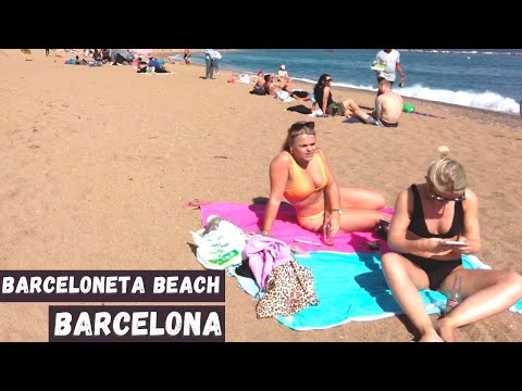 🇪🇸 Hot Day in Barcelona Beach - Spain ☀️🏖️ Amazing Barceloneta Beach Walk - 4K