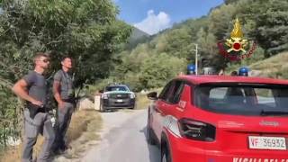 Incendi in Piemonte, l'intervento dell'elicottero dei Vigili del fuoco