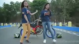 Download lagu Dj ngelabur langit mp3