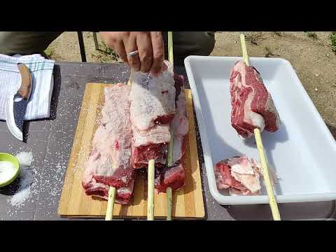 Asado a la Estaca🔥. Asado al palo. Autentico, picamos unos chinchus, sopa paraguaya y mandioca.