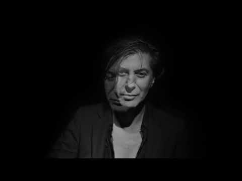 Videoclip de Les pluies chaudes de l'été (2019 Remaster) — Étienne Daho