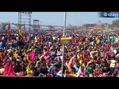 Amazing Video | Flower rain from helicopter at Maa Narmada Rever