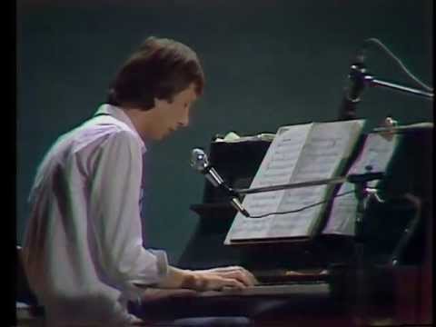 Nenad Bach with Vrijeme i Zemlja at the Zagreb Chanson 1978 - Nokturno