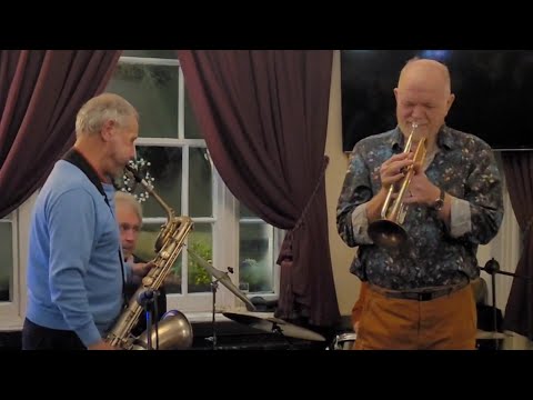Mean To Me - The Alley Cats Dixieland Jazz Band with Pete Leonard