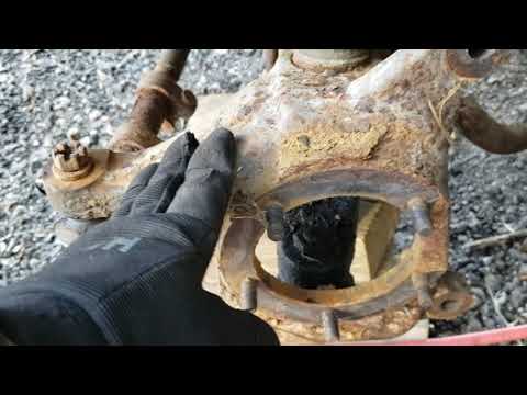 How to: Dana 60 Front Axle Seal Replacement - Disassembly (Project Frankenstroke Part 11)