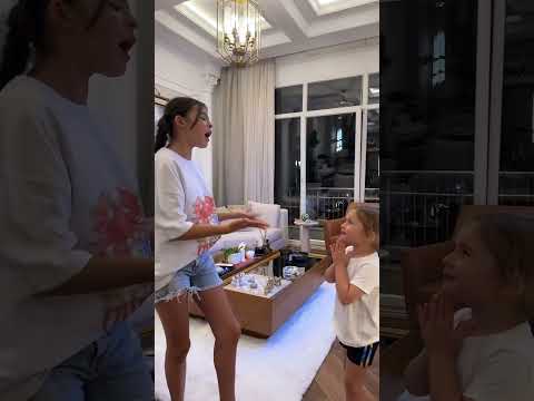 Küçük kız kardeş olmadan akım olmaz 😂 #manifest #sisters #dancevideo