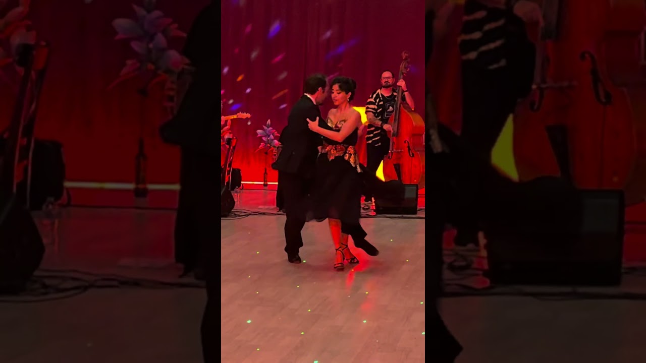 Video thumbnail for Lorena Tarantino & Gianpiero Galdi dance to "Gipsy Vals", played live by El Cachivache Quinteto 4/6