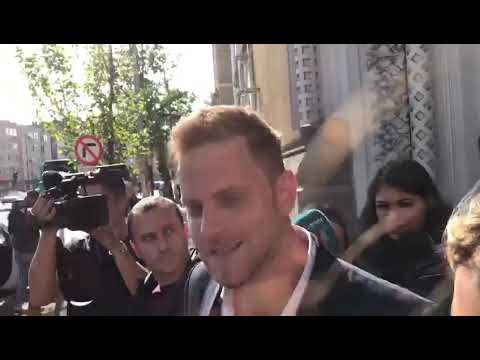 Mediafax 02 Mai - Ilan Laufer, la ieșirea de la audier: Sunt nevinovat. Vă spun cu mâna pe inimă