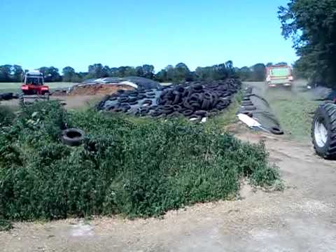 Massey Ferguson - Gute alte Technik! Silagearbeit!