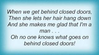 17426 Perry Como - Behind Closed Doors Lyrics