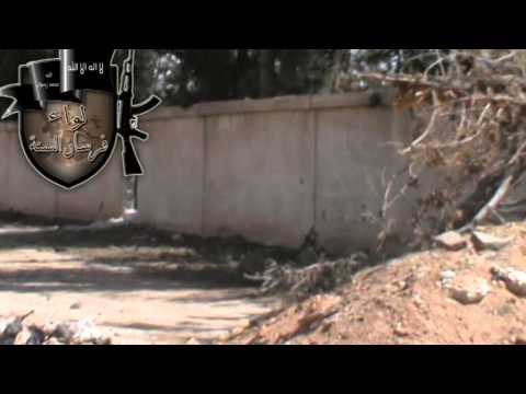 تمركز عناصر لواء فرسان السنة على احدى النقاط على استراد السلام في ريف دمشق