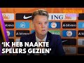 Van Gaal start persconferentie met minutenlange monoloog: 'Ik heb naakte spelers gezien'