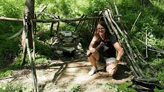 Bushcraft Shelter With Fire Place inside (Part 1)