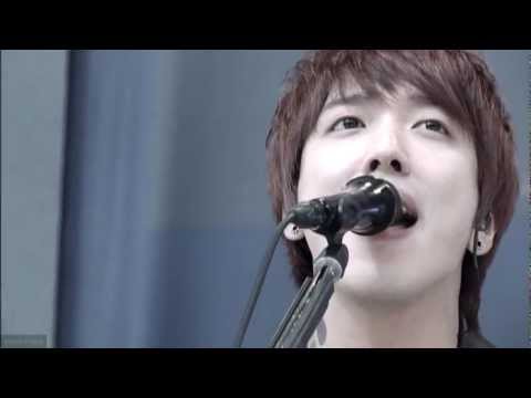 [HD] CNBLUE Major Debut Single Release Event 1_Man in front of the Mirror