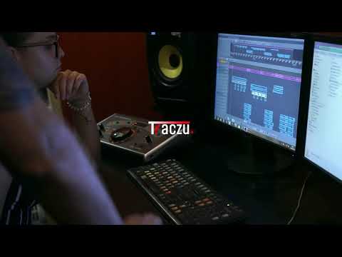 Traczu feat. Olivvia - Lotnik Skrzydlaty  (Prod. by Nxnja Old School)