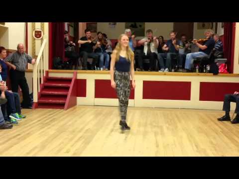 Caitlín Nic Gabhann ~ Step Dancing