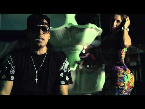 Ella Lo Bate Duro (Video Oficial) - EL NIÑO Alberto Almendral