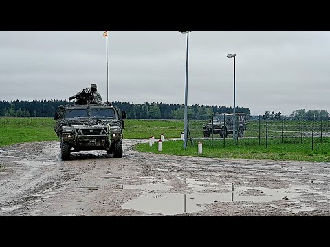 Italian soldiers and Ejército de Tierra Snipers conduct live fire training