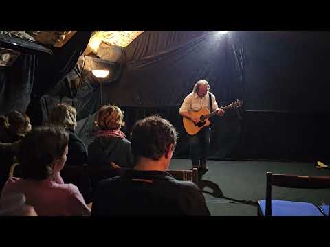 Petr Feikl + přátelé Praha - První píseň z vystoupení