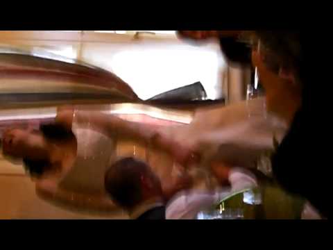 matrimonio cesare elisa cesare toglie la giarrettiera