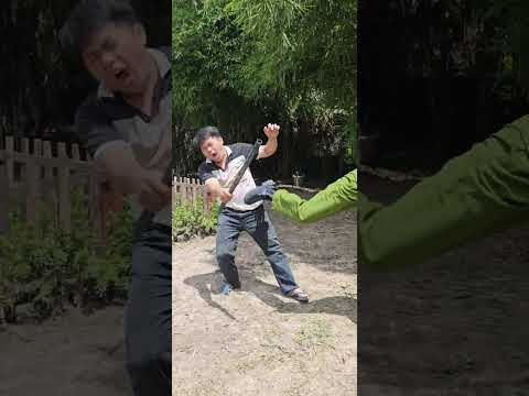 COng An nữ giỏi võ quá đi