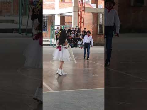 Presentación  en Mi Escuela 🎭🇨🇴 | Edgar Iván #Coplas #CulturaColombiana #Sutatausa #tradiciones