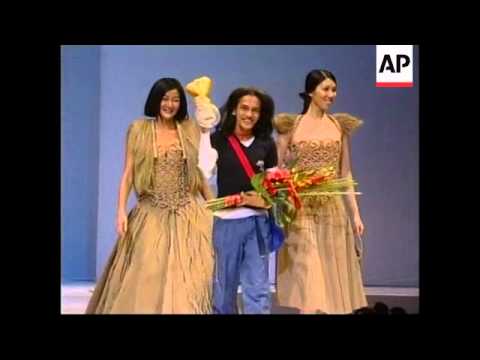 ENTERTAINMENT WEEKLY:  ENT3- HK: FASHION