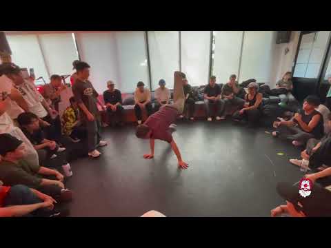 COMIC SEASON3 vol.1 TOP8 Kulani （ Massive monkees ）vs hynamite （ JAMILLZ / UFA CREW ）