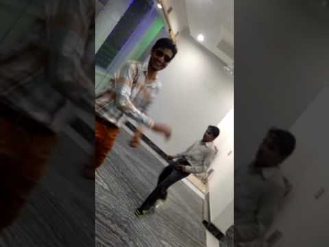 4 idiot  ki kahani jise  dekh  aap dang  reh  jayenge