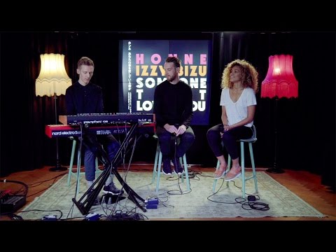 HONNE & Izzy Bizu - Someone That Loves You (Late Night Version)