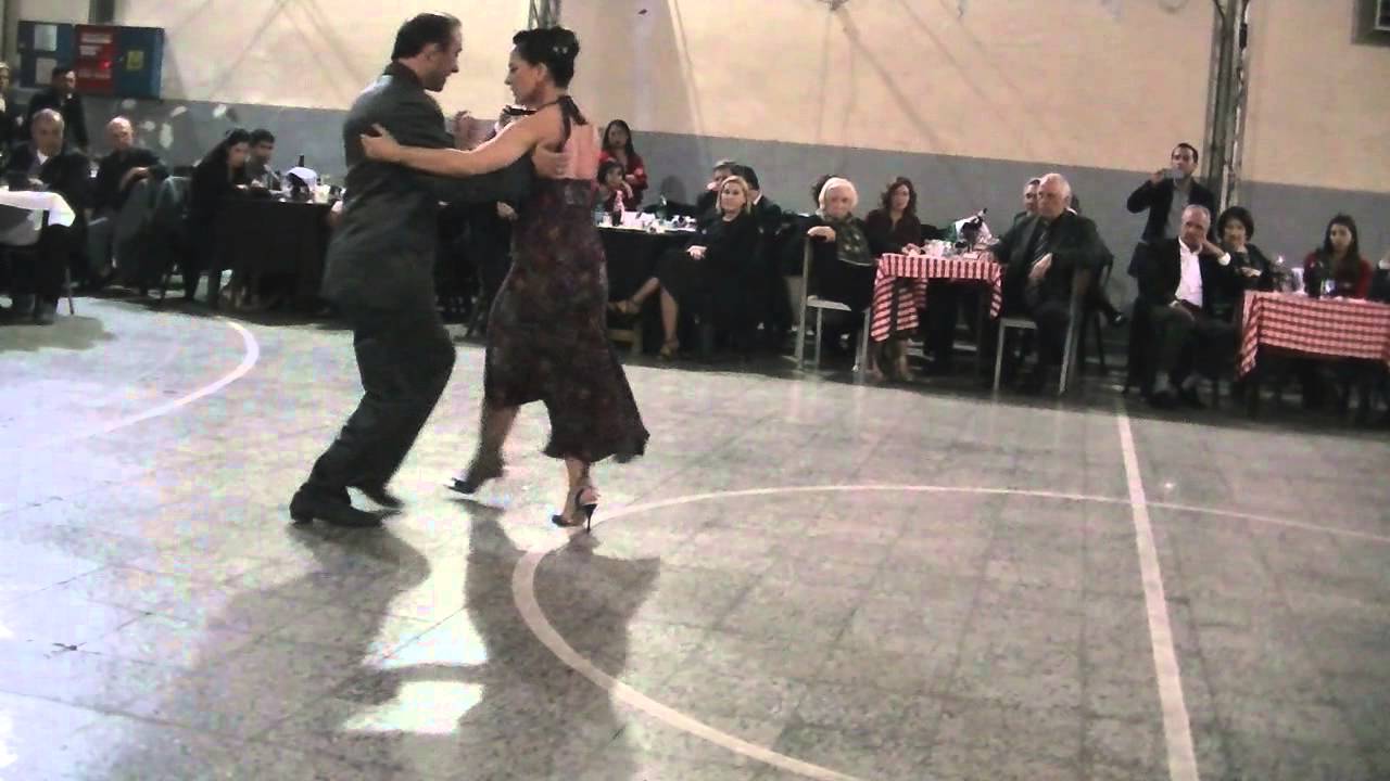 Antonella Saragó & Ariel Manzanares en Milonga Malena Sunderland Club (4)