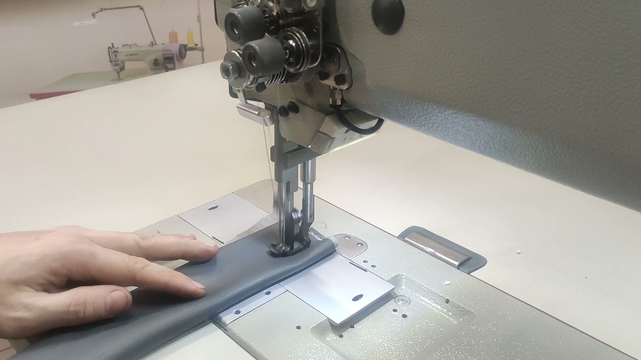 Двухигольная промышленная швейная машина с увеличенным вылетом рукава aurora a-878-d3 (прямой привод, автоматические функции, тройное продвижение)