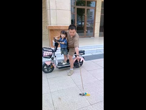 爸爸竟然自己跑了，下好了，芭比Q了 #爸爸带娃 #家有萌娃 #亲子 #funny #搞笑