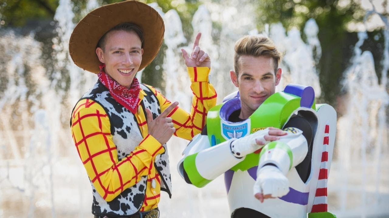 Disneybounding Couple Wows Wedding Guests With Woody and Buzz Lightyear Costumes