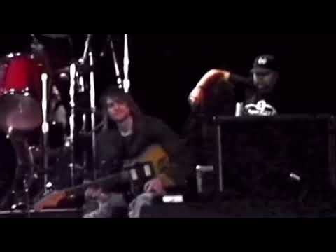 Courtney Love getting pissed off by Dave Grohl (HD)