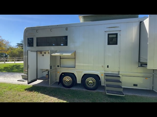 Zware paardenvrachtwagen (groot rijbewijs) STX VOLVO 2020 Tweedehands