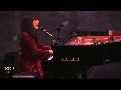 Karla Bonoff "Someone To Lay Down Beside Me" [live] @ Eddie Owen Presents