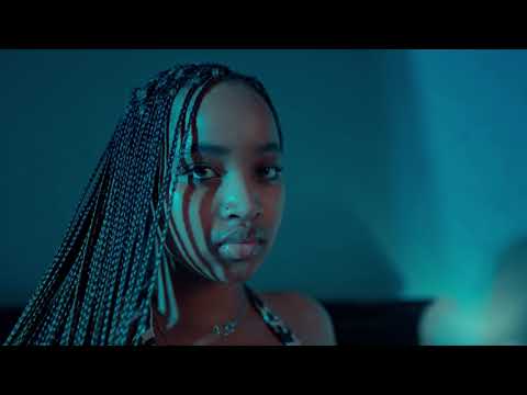 Kellylivinglarge - MISS ME (Official Video)