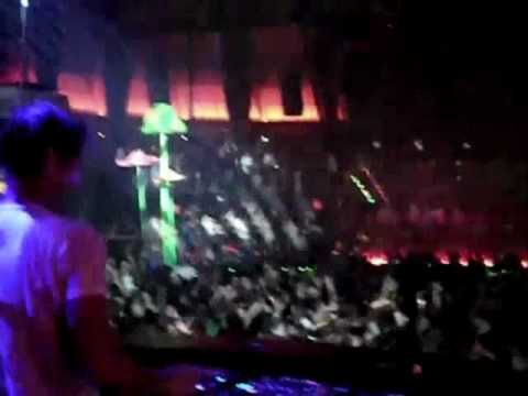 Armin Van Buuren Las Vegas 2010 May 30 @ Rain Love Festival - Yuri Kane - Right Back