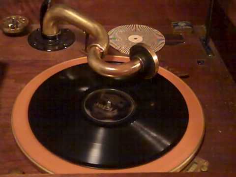 The Virginians Vernon Dalhart - Stavin' Change - Roaring 20's.MP4