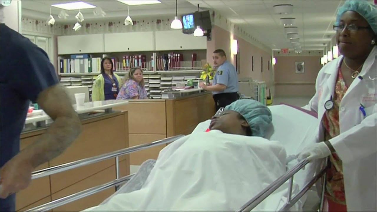 Miniature de la vidéo The Business of Being Born - Movie Trailer HD du film The Business of Being Born